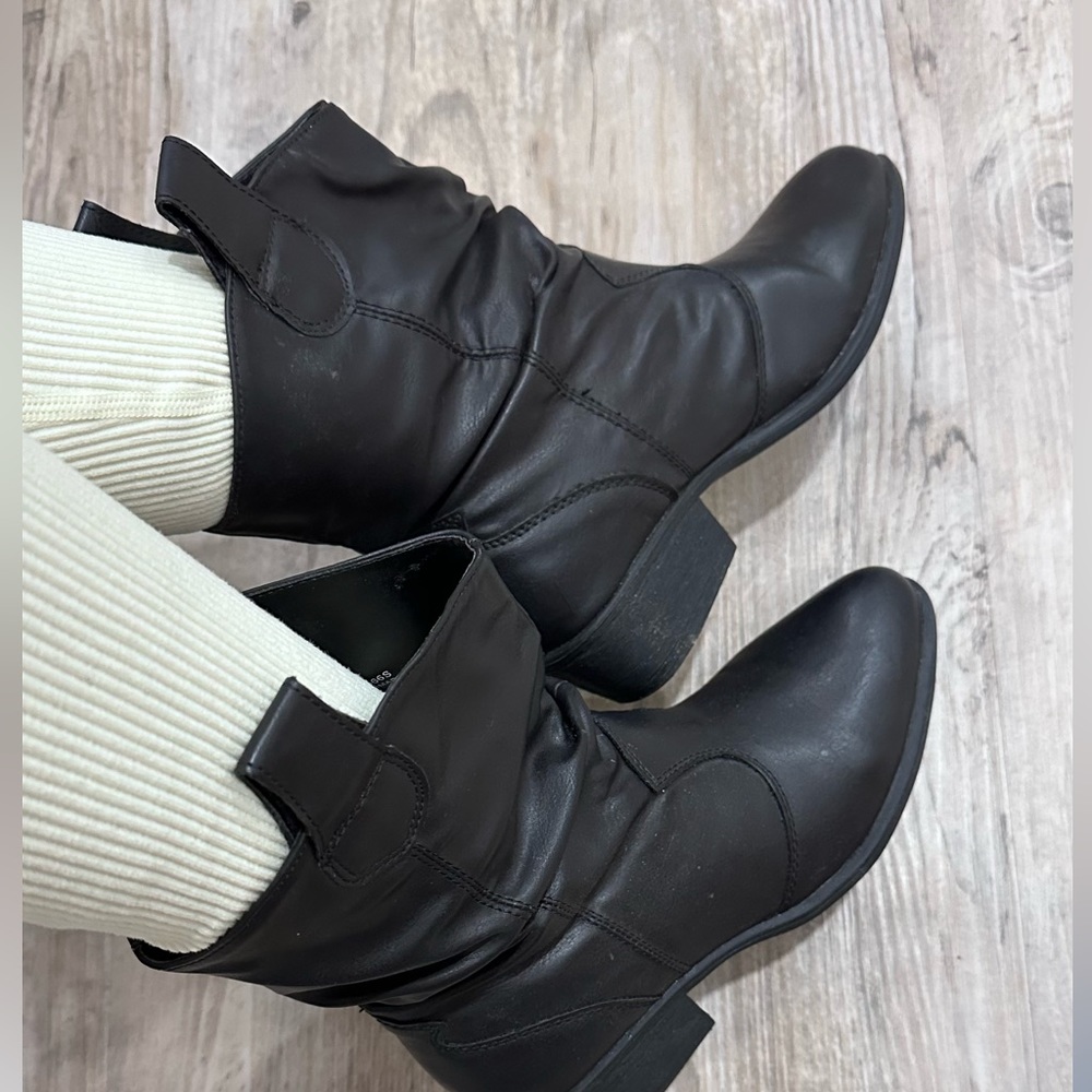 Black cowboy boots
